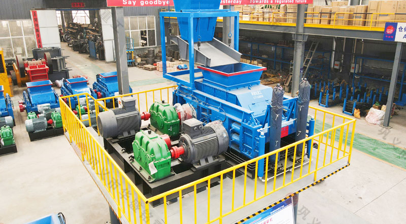 2 液壓對(duì)輥制砂機(jī)