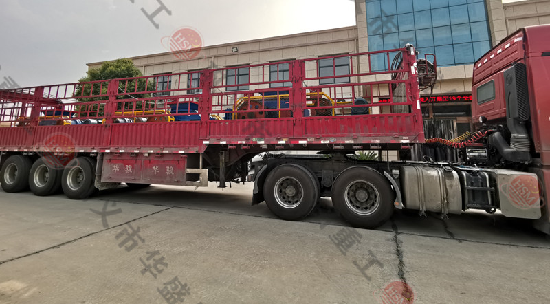 三臺750ⅹ500型對輥制砂機發往貴陽